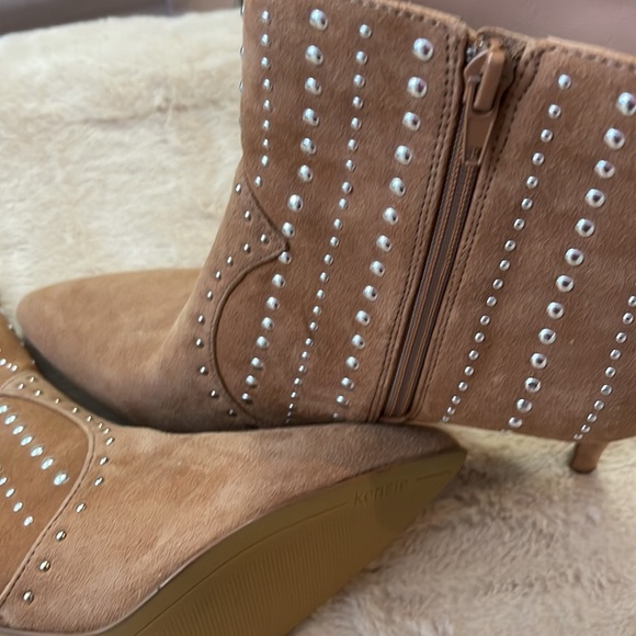 Suede booties - Picture 3 of 3